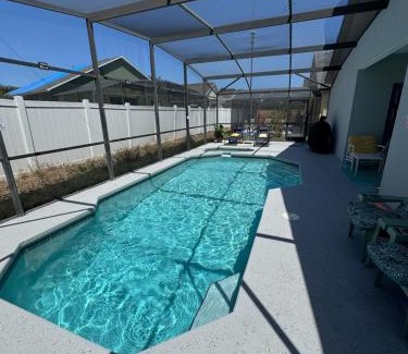 Sunset Ridge House | Spacious 2 en-suite BR, heated pool & spa retreat