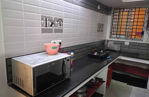 KK Nagar Apartment | Spacious 2BHK apartment with Air Conditioner and attached bathroom with Parking
