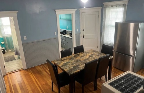 New Bedford Apartment | SPACIOUS 3 BDRM APARTMENT 3RD FL W/DECK OVERSEEING CITY SKYLINE