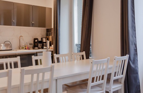 Vignerons Apartment | Spacious 3-bedroom apartment with AC and WiFi in charming Vincennes