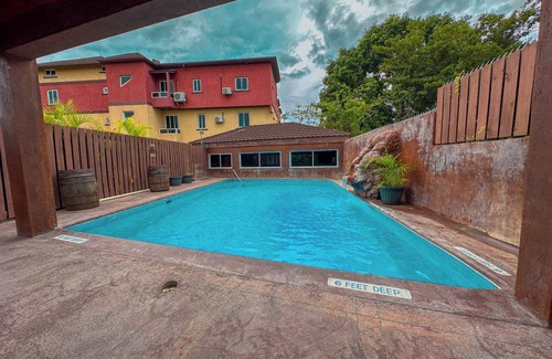 Saint Andrew Apartment | Spacious 3-bedroom apartment Kingston Jamaica - SLuxe City Haven