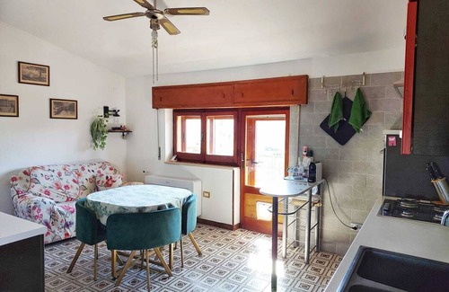 Sanluri Historic Centre Apartment | Spacious 3 bedroom apartment with A/C, free WiFi & Parking in enchanting Sanluri