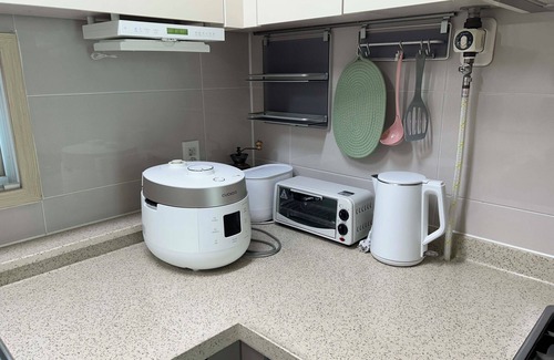 Songdo Apartment | Spacious 3-bedroom apartment in fantastic Incheon with WiFi, AC