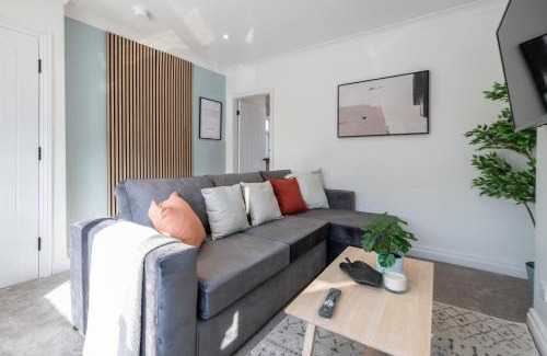 Beeston House | Spacious 3-Bedroom House near Elland Rd Stadium & Leeds City, Ideal for Contractors & Long Stays - NordStay