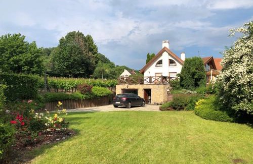 Szigliget Villa | Spacious 3 bedroom house with heated pool