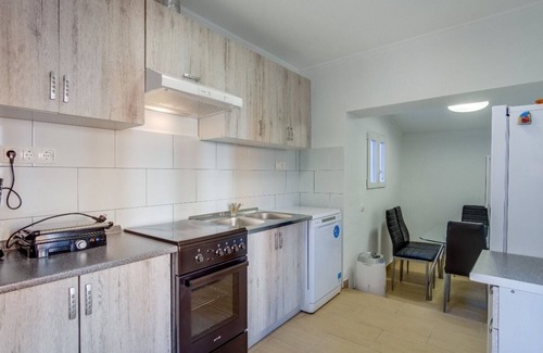 Veli Losinj Apartment | Spacious 3-Bedroom apartment for 6