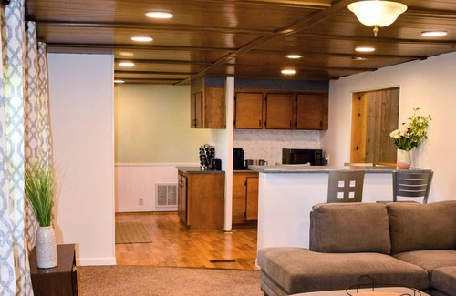 Fairlawn House | Spacious 3 Bedroom / Near VT and Radford / Private Yard