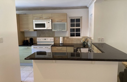 Merlin Bay House | Spacious 3 Bedroom West Coast Townhouse