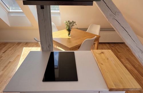 Siska District Apartment | Spacious 3-bedroom with AC and WiFi in Ljubljana