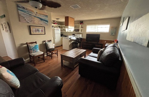 Cypress Apartment | Spacious 3-bedroom with AC and WiFi in welcoming Cypress