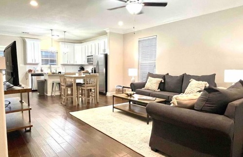 Lake Charles House | Spacious 3 BR Downtown Townhouse near Lake & Casinos