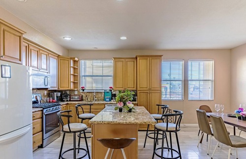 National City House | Spacious 3-BR Home w Garage near Gaslamp, Beach