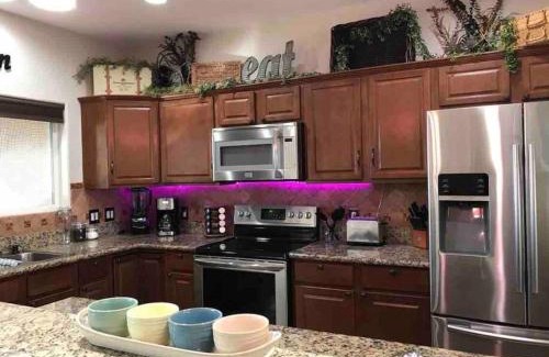 Lake Havasu City House | Spacious 3 BR with Pool Minutes Away from Lake