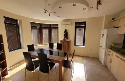 Balchik House | Spacious 3-floor house, 5-min walk to a golf club, 5-min drive to sandy beaches