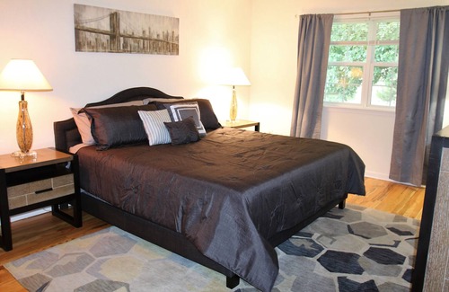 Bridgewater Apartment | Spacious 3BR/2BA Short Term Apartment Rental in Bridgewater