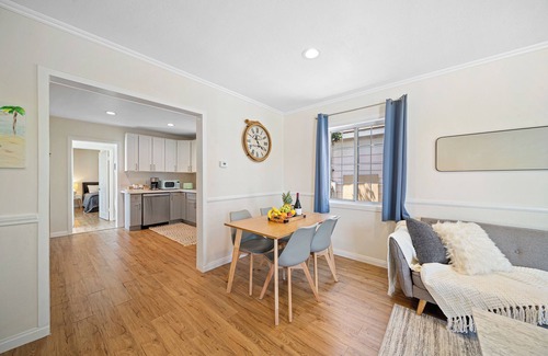 Lawndale House | Spacious 3BDR Home Near Manhattan Beach