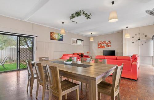 Strathmerton House | Spacious 4 Bdrms near Murray River, Pet Friendly
