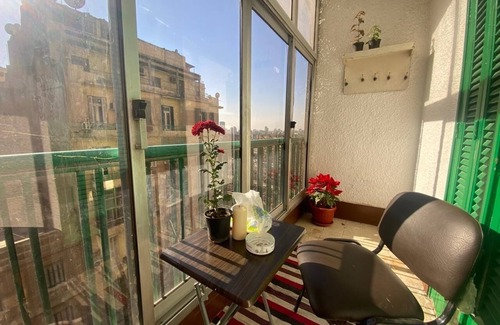 Qasr an-Nil Apartment | Spacious 4-bedroom apartment in wonderful Cairo with WiFi, AC