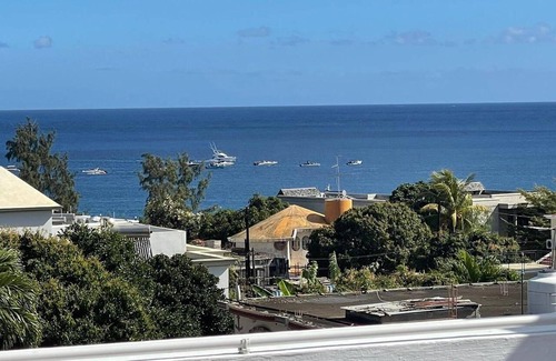 Flic-en-Flac Villa | Spacious 4-bed Villa in Flic en Flac Roof top bar