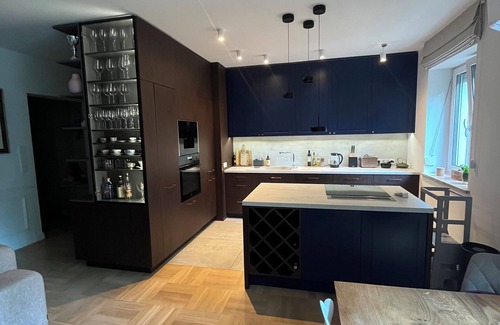 Saska Kepa Apartment | Spacious 4-bedroom apartment with WiFi, AC in charming Warszawa