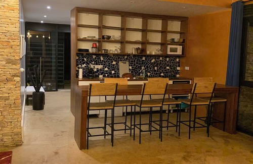 Kigali Apartment | Spacious 4-bedroom corporate apartment in wonderful Kigali with WiFi
