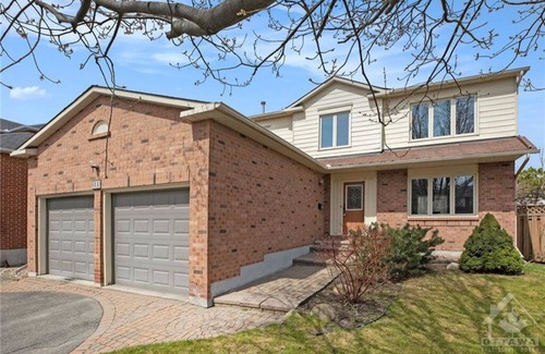 Kanata Lakes - Marchwood Lakeside - Morgan's Grant - Kanata Villa | Spacious 4-Bedroom Family Home in Peaceful Kanata Lakes