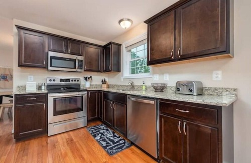 Emmitsburg House | Spacious 4 bedroom home in Emmitsburg MD