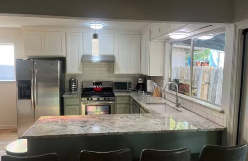 Austin House | Spacious 4-bedroom house in charming Austin with AC