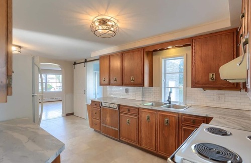 Palmyra House | Spacious 4-bedroom house in Palmyra - just 6 miles from Hersheypark!