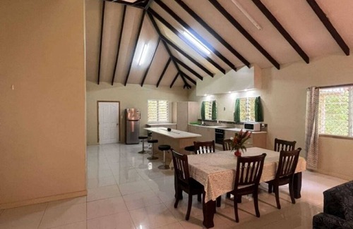 Apia House | Spacious 4-bedroom house in Tiapapata Heights overlooking a beautiful forest