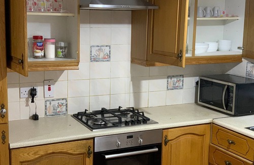 Ongar House | Spacious 4-bedroom house in Clonee with WiFinnOwner is staying @ Same Property