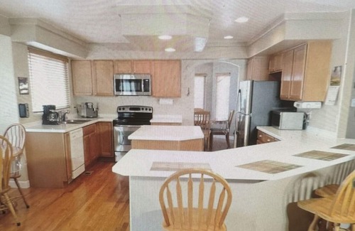 Green Valley Ranch House | Spacious 4-bedroom house with AC, WiFi in beautiful Denver