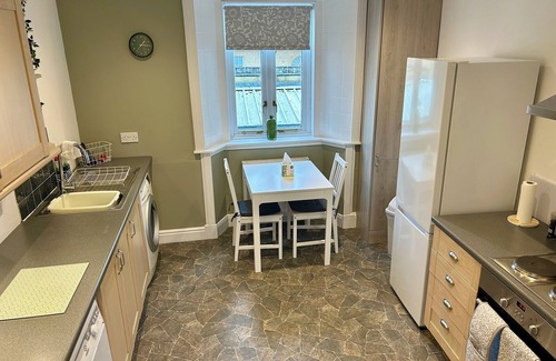 Cupar House | Spacious 4 bedroom townhouse with traditional features and private courtyard