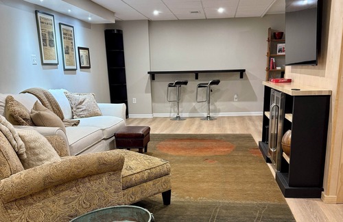 Gates Mills House | Spacious 4-bedroom house in Gates Mills with AC, WiFi. Minutes from CC Hospital