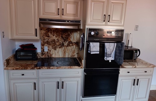 Algiers House | Spacious 4 bedroom vacation home