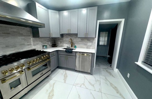 North Philadelphia West House | Spacious 4-bedroom 4 bathhome in the heart of Philadelphia with Roof Top Deck!
