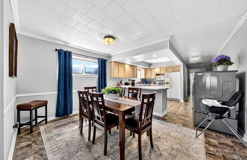 Terre Haute House | Spacious 4-bedroom house in beautiful Terre Haute with AC