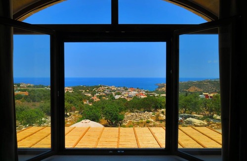 Gerani Villa | Spacious 4 bedroom villa with large heated pool, walking distance to the village