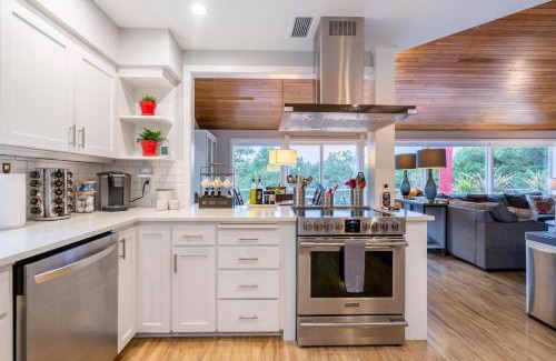 Manzanita House | Spacious 4bd Beach House - Pet-friendly