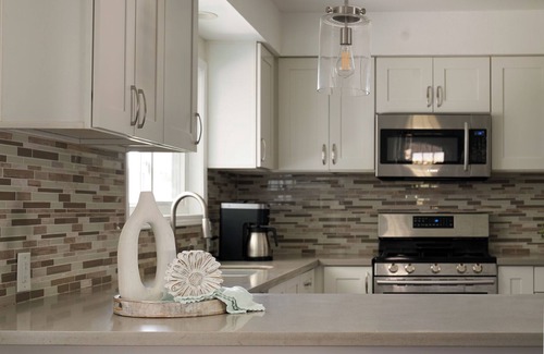 Ontario House | Spacious 4BR Home near ONT Airport