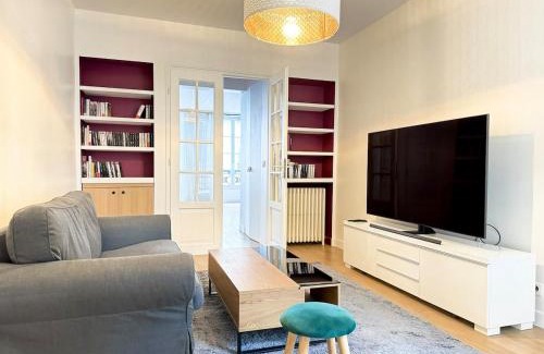 Pigalle Apartment | Spacious 4P Apartment Madeleine Department Stores