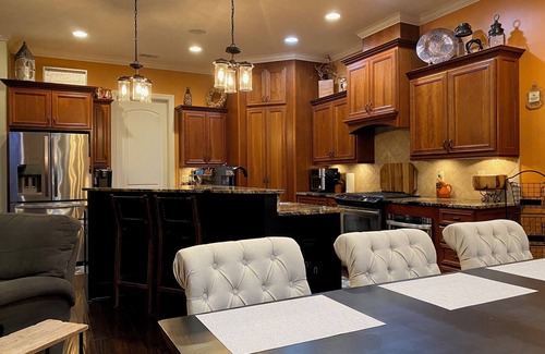 Appling House | Spacious 5-bedroom, 3-bathroom Masters ready house. 14 miles from Nationals GC.