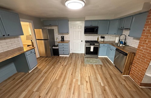 Cortland Apartment | Spacious 5-bedroom apartment in Cortland