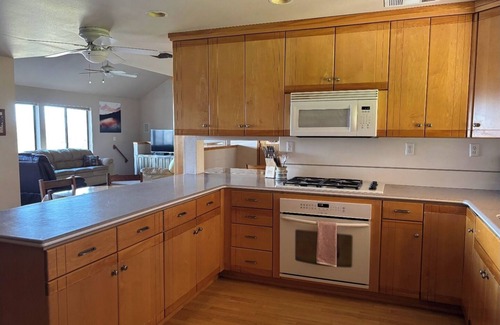 Cottonwood House | Spacious 5-bedroom estate in brilliant Cottonwood with WiFi, AC