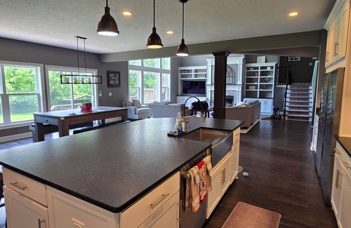 Powell House | Spacious 5-bedroom Energy Neutral Retreat on the Olentangy River