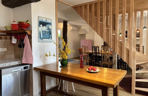 Trezelles Cottage | Spacious 5-Bedroom Family Home with Garden, Games, and Free Wi-Fi