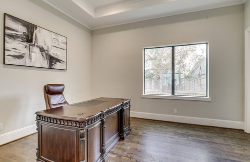 Northside House | Spacious 5-Bedroom Gated Mansion in the Heart of Houston