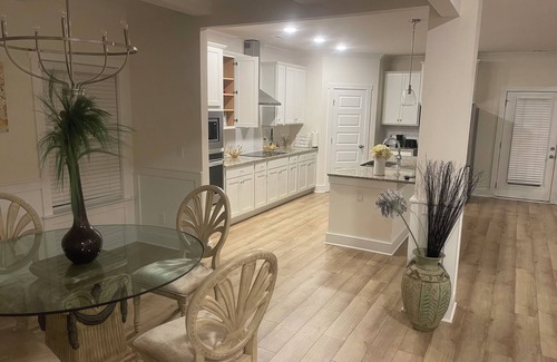 New Market House | Spacious 5-bedroom house in charming New Market with WiFi, AC