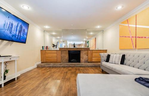 Winchester House | Spacious 5-Bedroom Retreat with Pool Minutes from the Las Vegas Strip