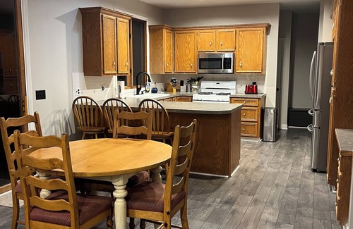 Hudsonville House | Spacious 5-bedroom house located between Grand Rapids and Holland